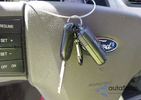 2008 Ford Focus Se/Ses from USA, damaged, VIN 1FAHP35N68W196853